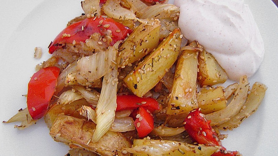 Ofengemüse mit Kräuterjoghurt