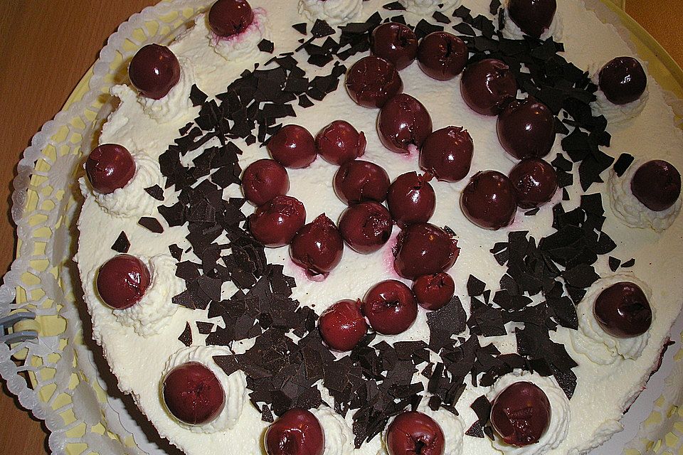 Herrentorte mit  Preiselbeeren und Kaba