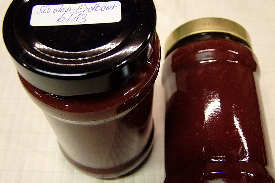 Schoko küsst Erdbeere