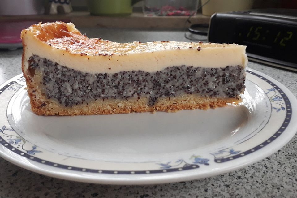 Mohnkuchen mit Schmand und Vanillepudding