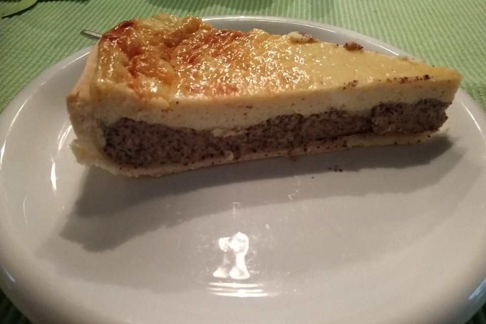 Mohnkuchen mit Schmand und Vanillepudding