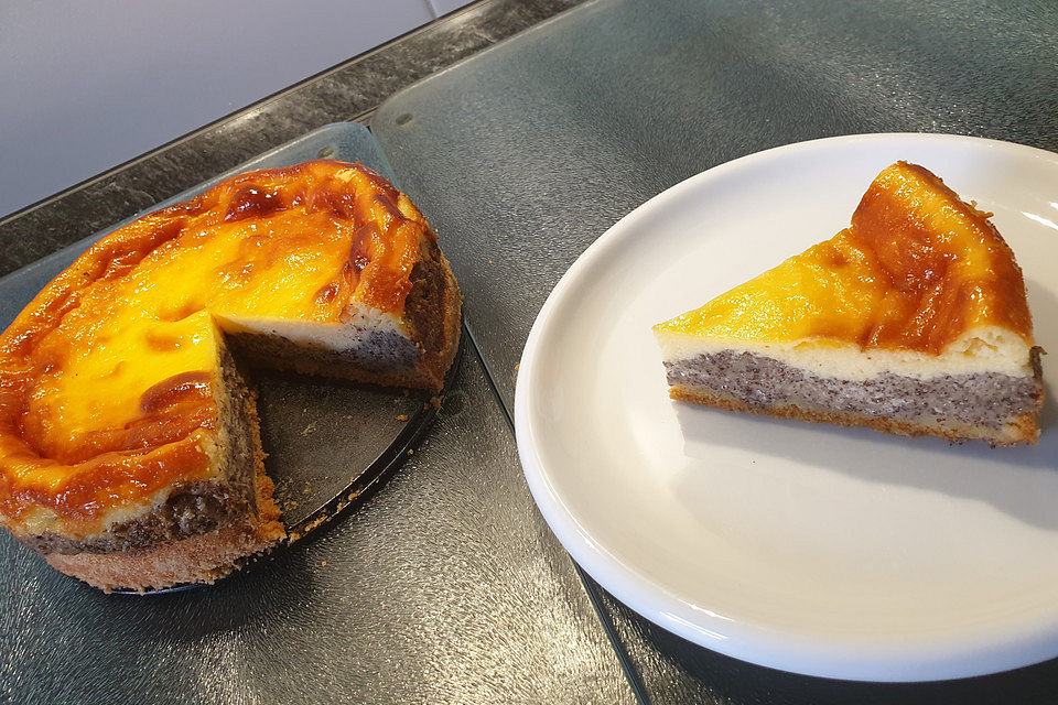 Mohnkuchen mit Schmand und Vanillepudding