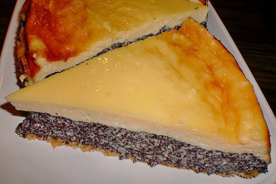 Mohnkuchen mit Schmand und Vanillepudding