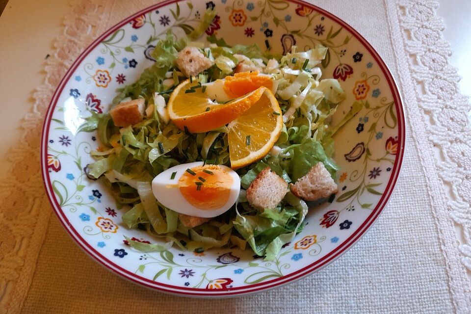 Endiviensalat mit Spezialdressing