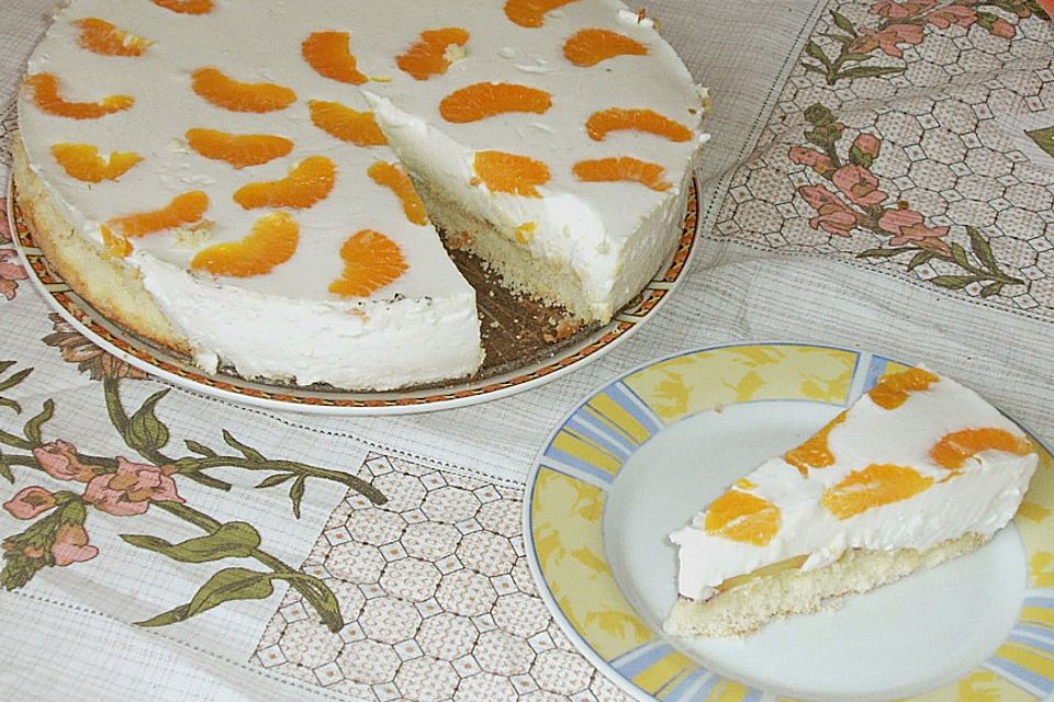 Pfirsich - Joghurt Torte mit Vanillehauch