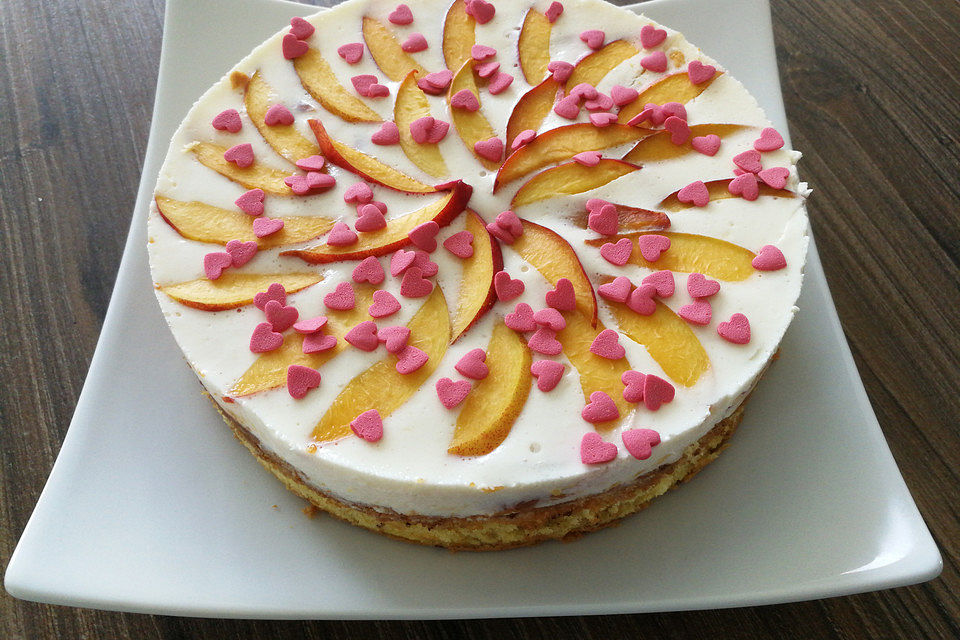 Pfirsich - Joghurt Torte mit Vanillehauch