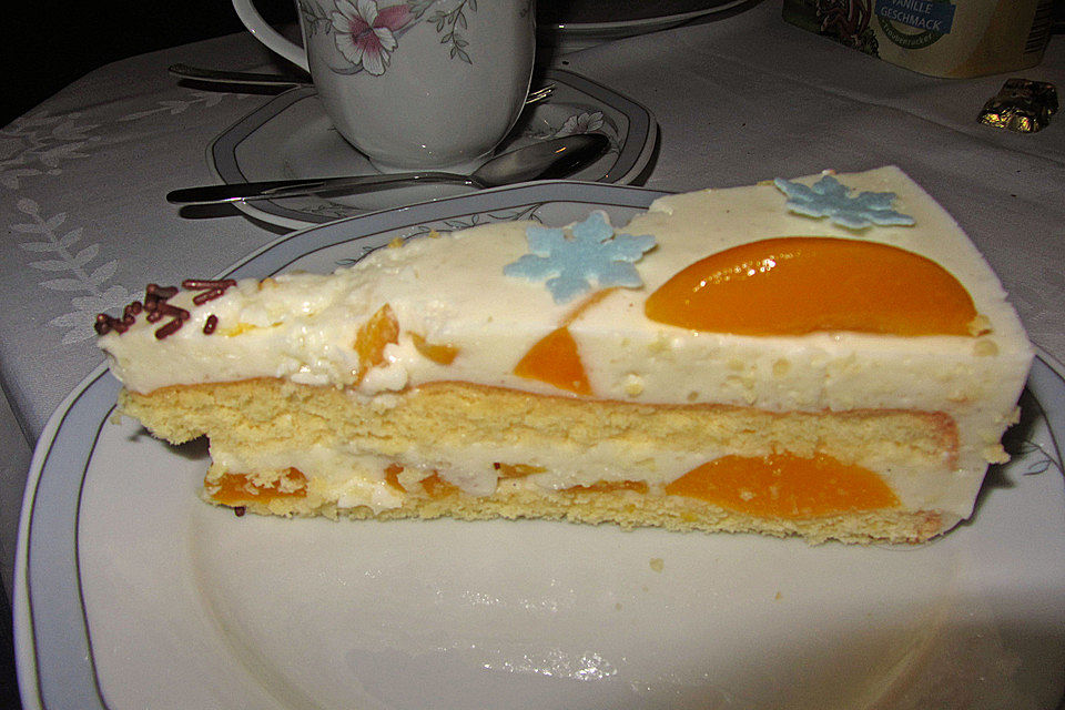 Pfirsich - Joghurt Torte mit Vanillehauch