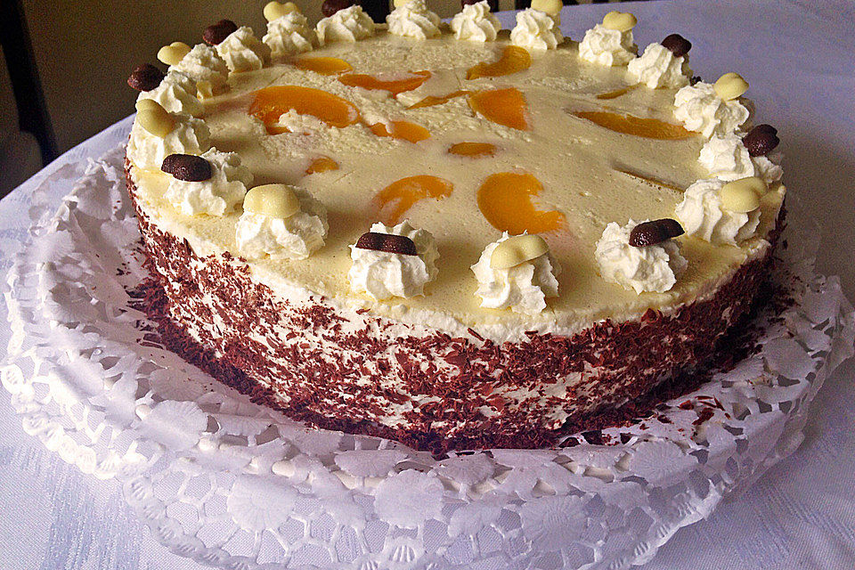 Pfirsich - Joghurt Torte mit Vanillehauch