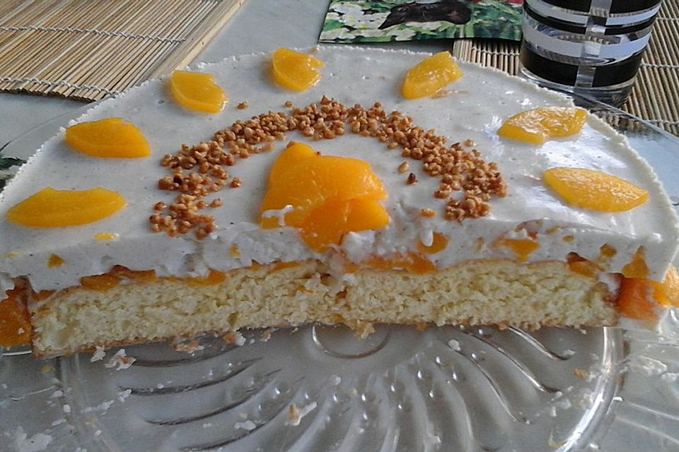 Pfirsich - Joghurt Torte mit Vanillehauch