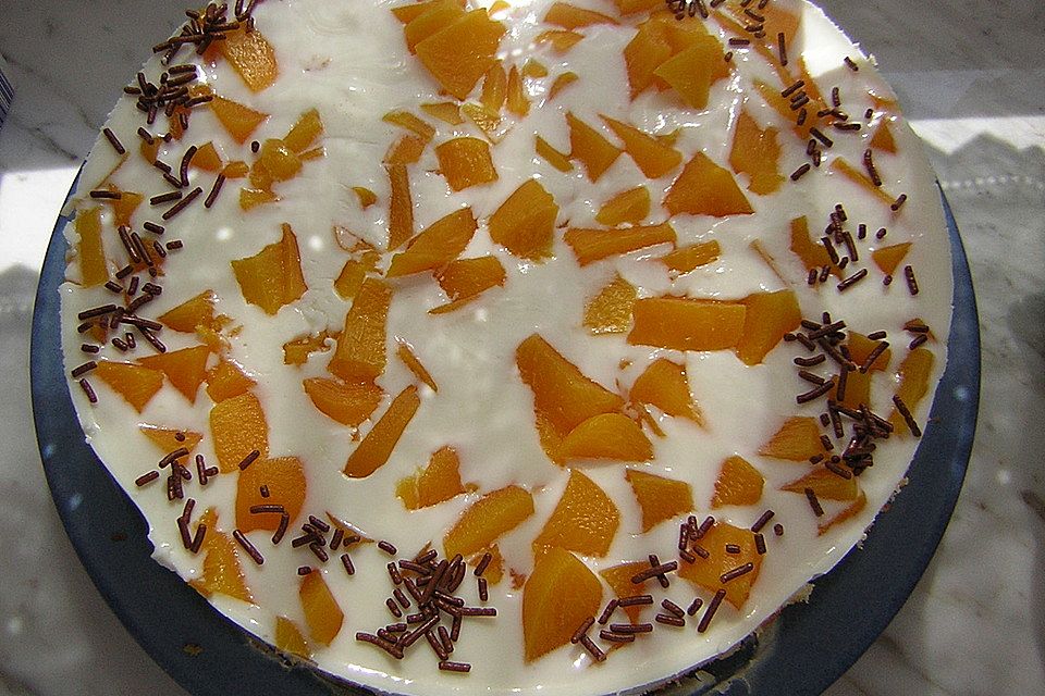 Pfirsich - Joghurt Torte mit Vanillehauch