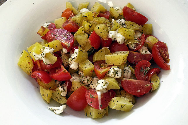 Kartoffelpfanne mit Tomaten und Mozzarella von kaeserea| Chefkoch