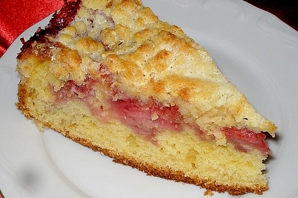 Sahne-Birnen-Kuchen mit Streuseln