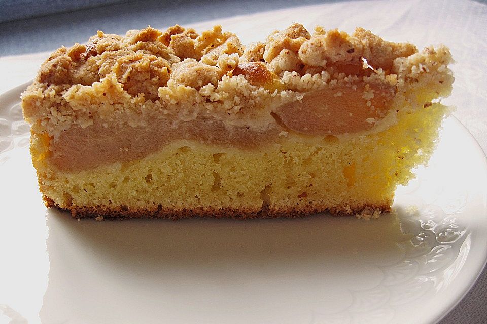 Sahne-Birnen-Kuchen mit Streuseln