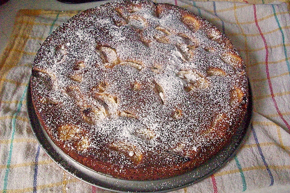 Sahne-Birnen-Kuchen mit Streuseln