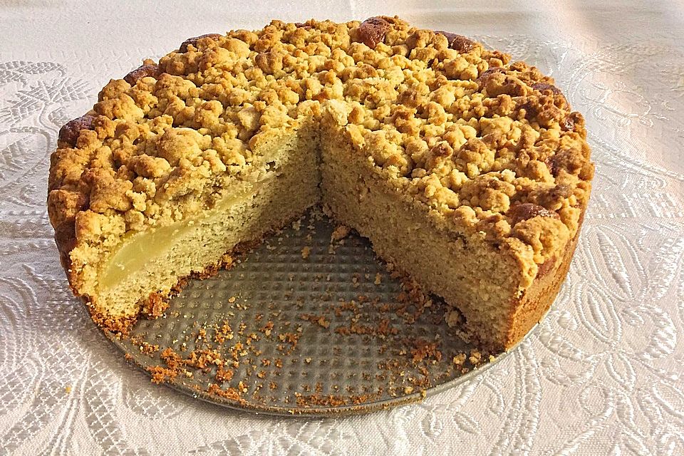 Sahne-Birnen-Kuchen mit Streuseln