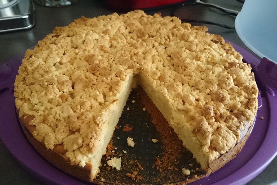 Sahne-Birnen-Kuchen mit Streuseln