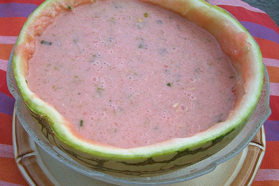 Melonensuppe mit Gurke