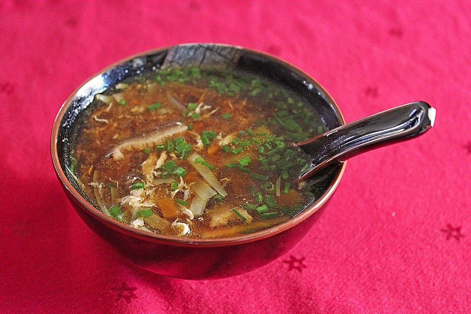 Misosuppe mit Gemüse und Tofu