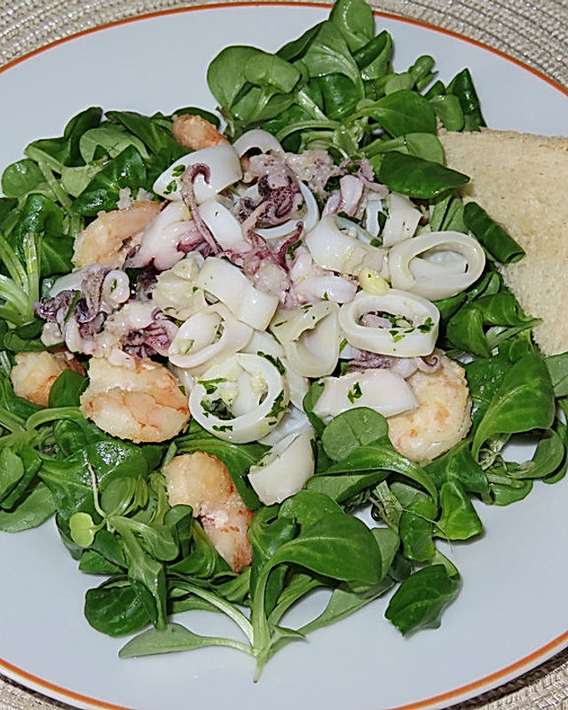Sepia - Salat mit Knoblauch und Petersilie