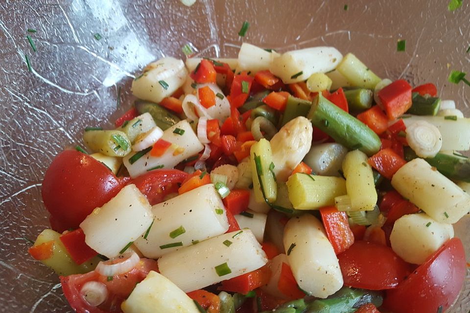 Spargelsalat Tricolore