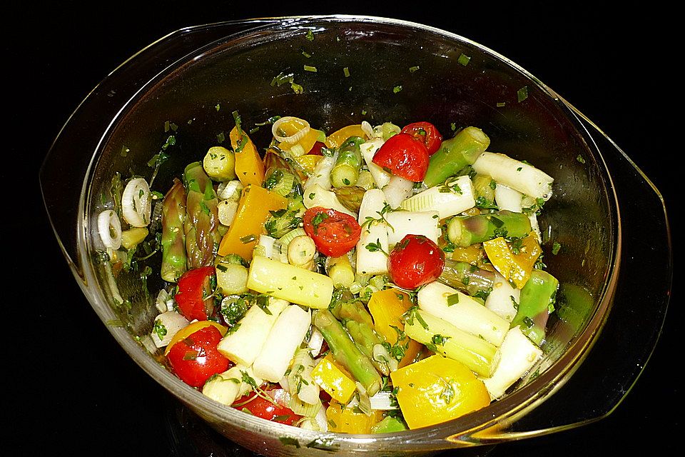 Spargelsalat Tricolore