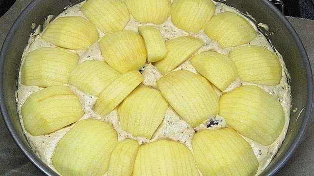 Apfelkuchen mit Calvados und Rum - Rosinen von Gilla Apfelkuchen mit Calvados und Rum - Rosinen von Gilla