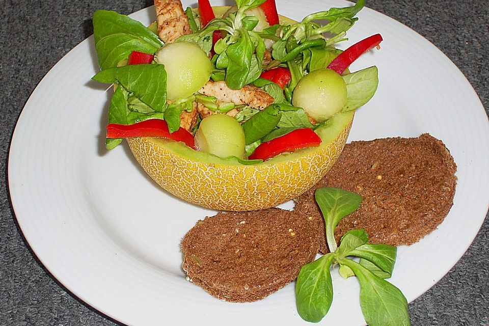 Sommersalat mit Galiamelone