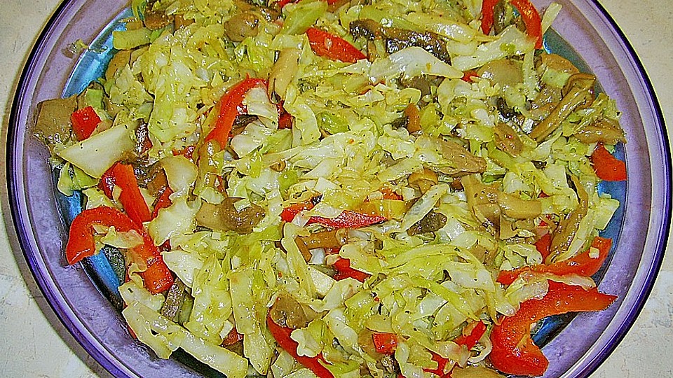 Asiatischer Weißkohlsalat mit Shiitake - Pilzen von Daniela1603| Chefkoch