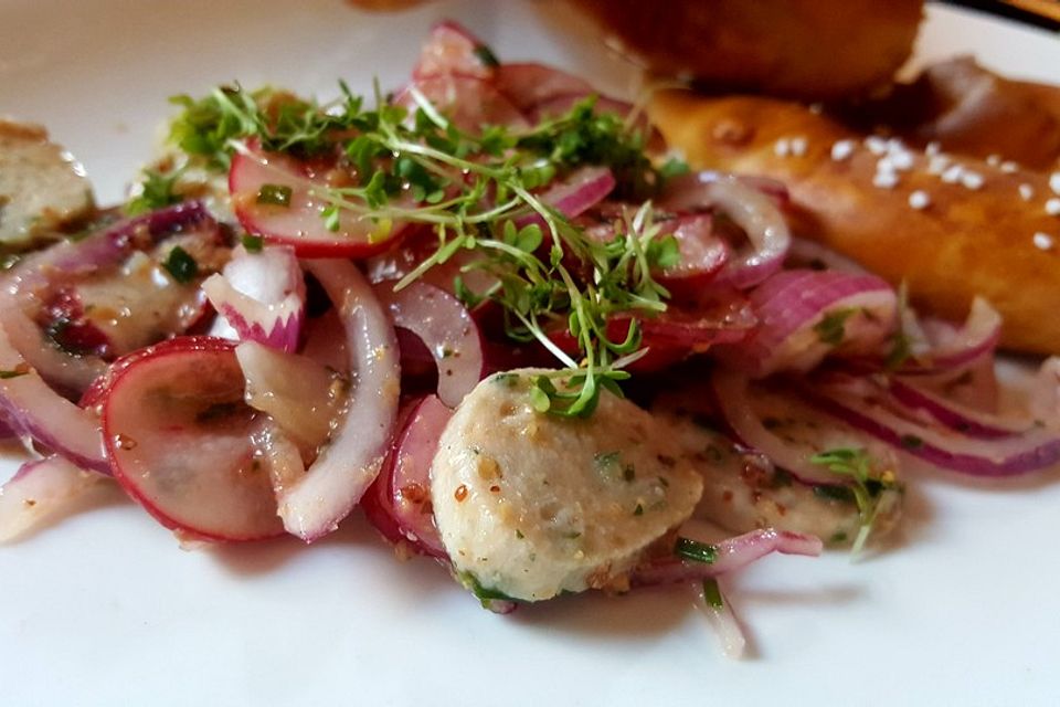 Bayerischer Weißwurst - Salat