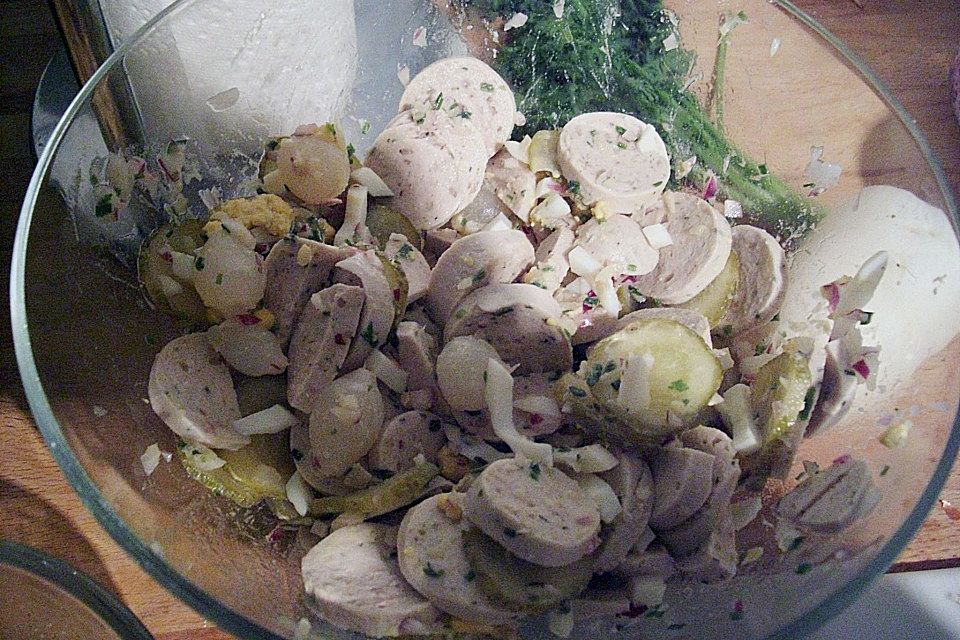 Bayerischer Weißwurst - Salat