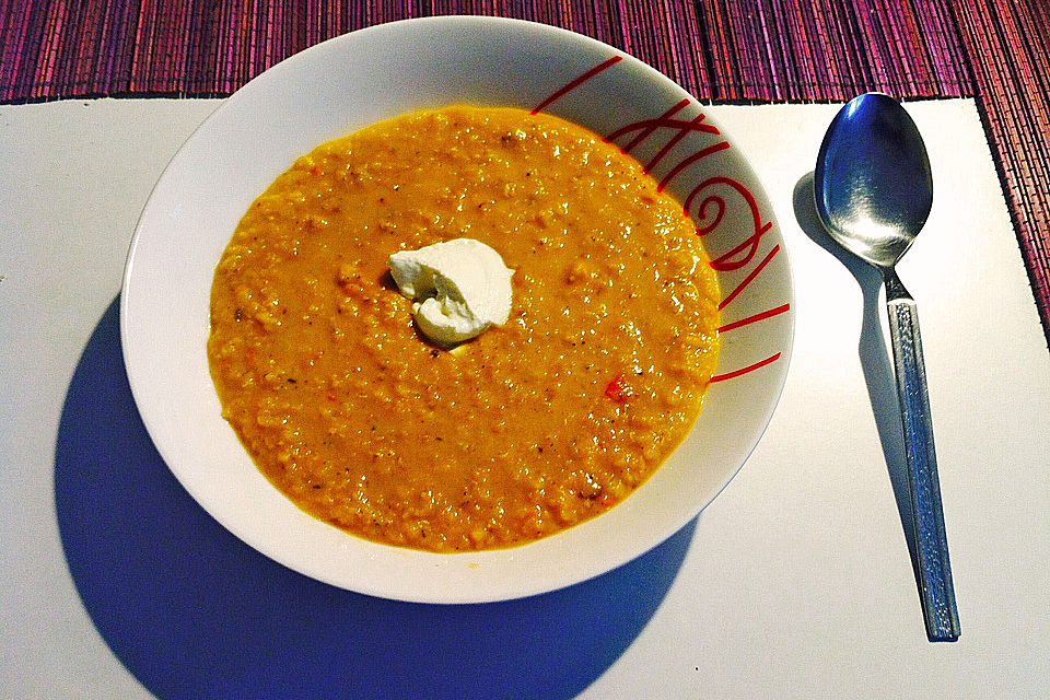 Ägyptische rote Linsensuppe