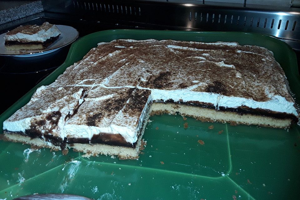 Schmandkuchen mit Zwetschgenmarmelade