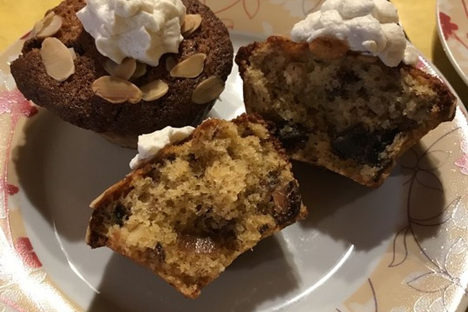 Dattel - Mandel Muffins mit Amaretto Dattel - Mandel Muffins mit Amaretto