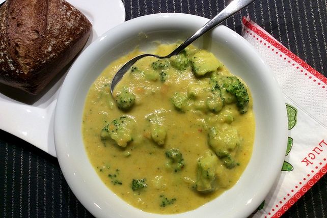 Brokkoli - Käse - Suppe von nettik1| Chefkoch