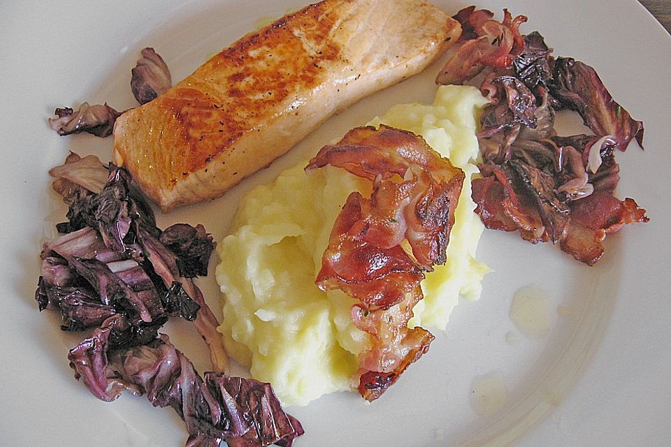 Lachsfilet mit Kartoffel - Apfel - Püree