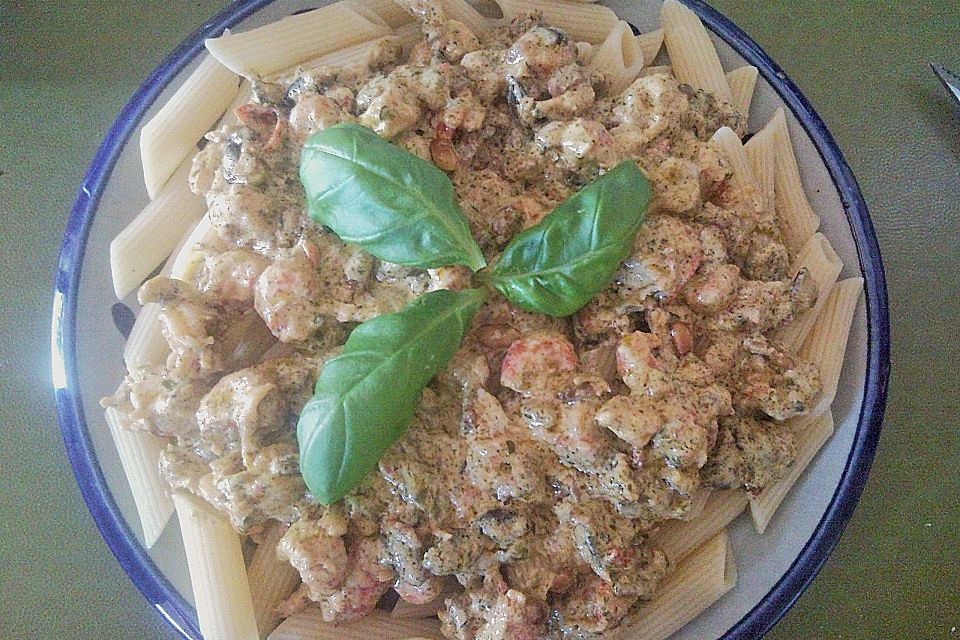 Penne mit Flusskrebsfleisch und Rucola