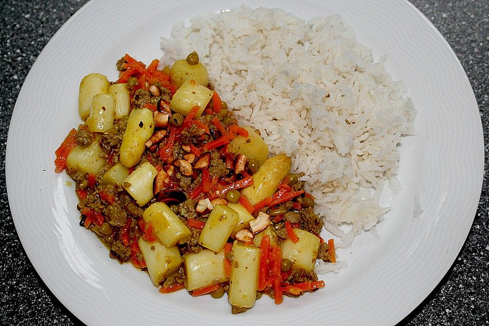 Gemüse - Hack - Curry mit Cashewnüssen