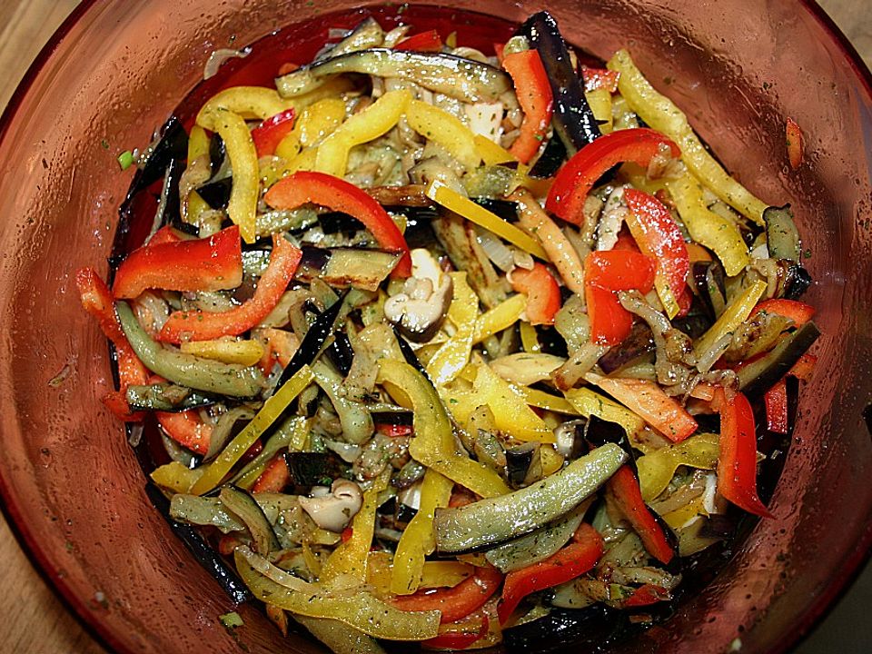 Auberginensalat mit Paprika und Pilzen von amy-hobbykoch| Chefkoch