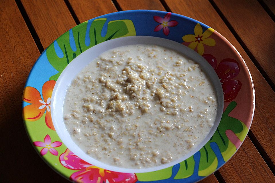 Milchsuppe mit Haferflocken