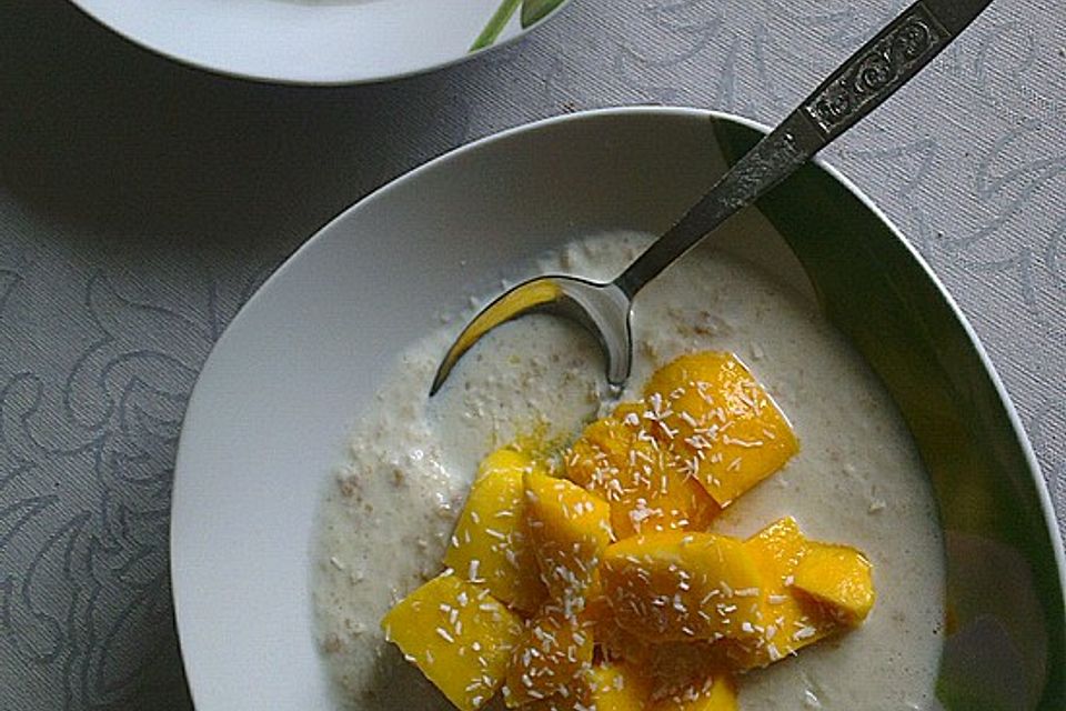 Milchsuppe mit Haferflocken