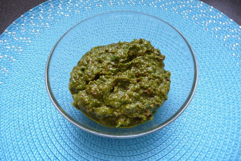 Rucola - Pesto mit getrockneten Tomaten