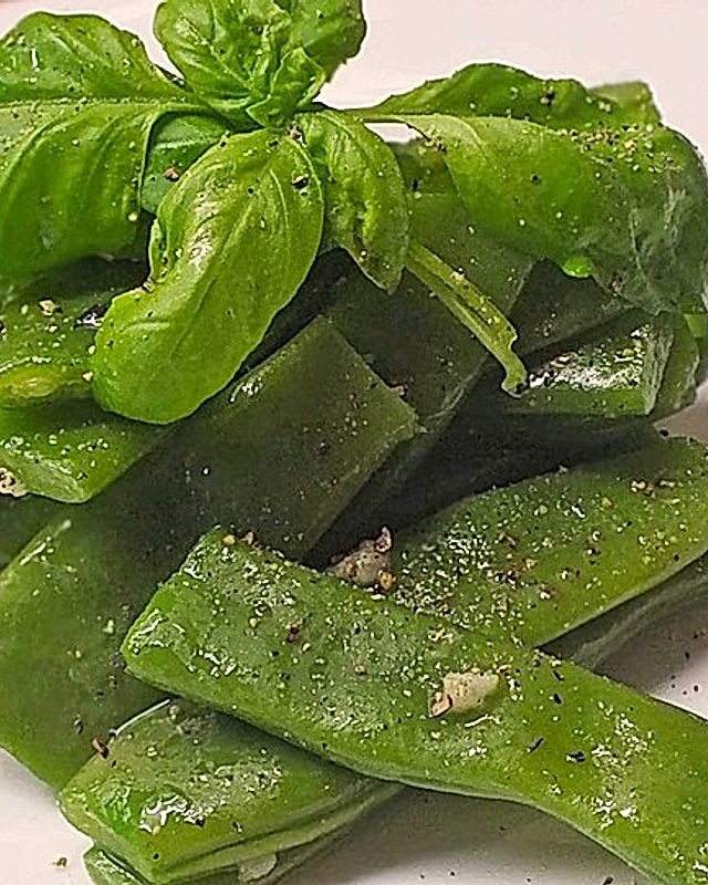 Grüner Bohnensalat mit Basilikum