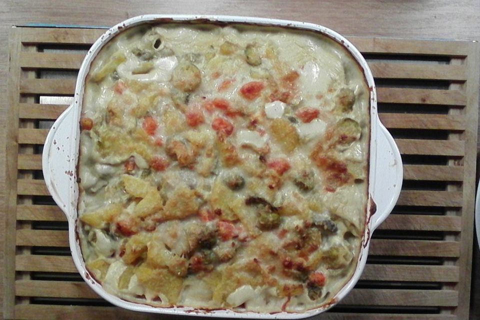 Kartoffelgratin mit Rosenkohl und Frühlingszwiebeln