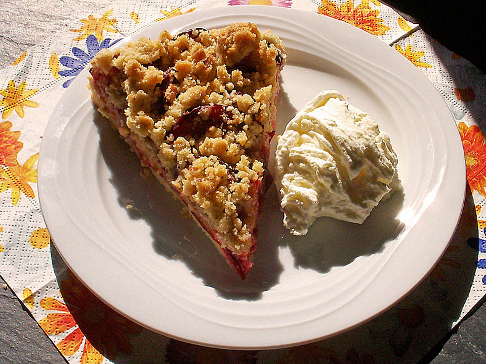 Zwetschgenkuchen mit Walnuss - Streuseln von schogl| Chefkoch