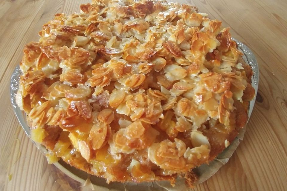 Apfel - Mandel - Kuchen mit Eierlikör