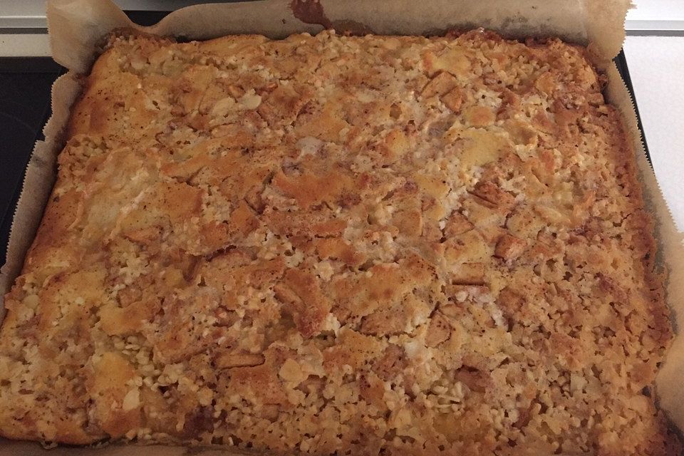 Apfel - Mandel - Kuchen mit Eierlikör