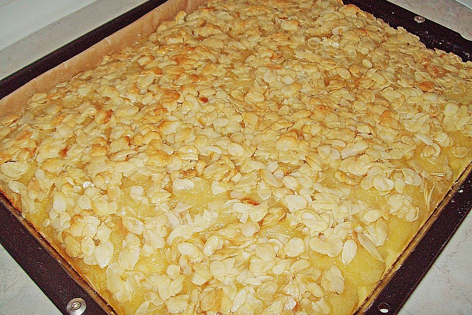 Apfel - Mandel - Kuchen mit Eierlikör