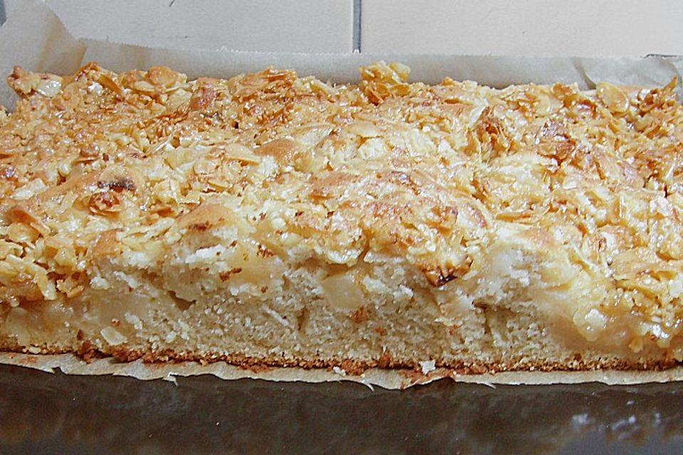 Apfel - Mandel - Kuchen mit Eierlikör