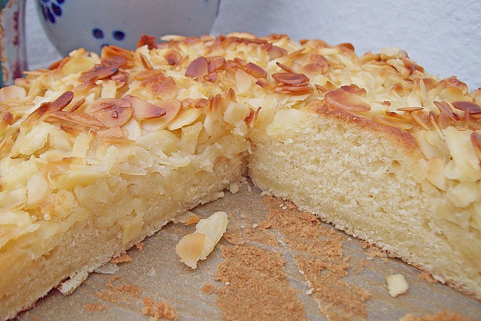 Apfel - Mandel - Kuchen mit Eierlikör