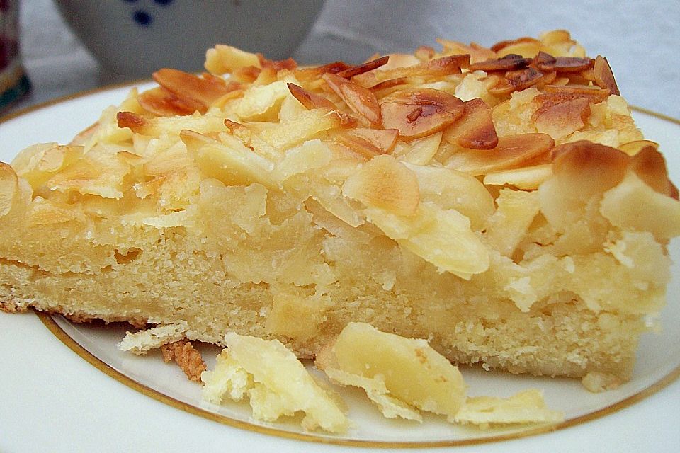 Apfel - Mandel - Kuchen mit Eierlikör